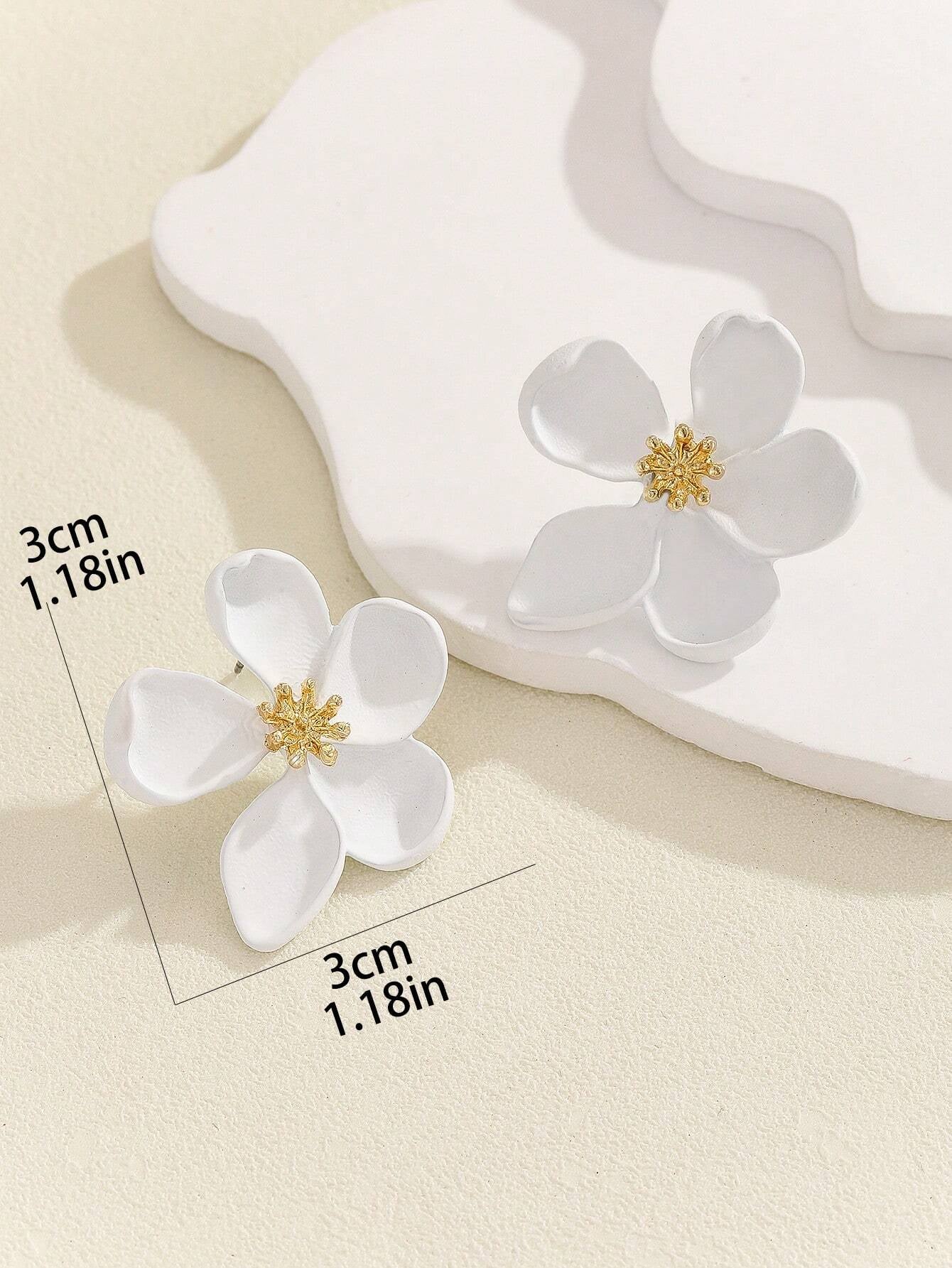 1Pair Exaggerated European & American Style Metal Flower Stud Earrings for Women'S Daily Wear