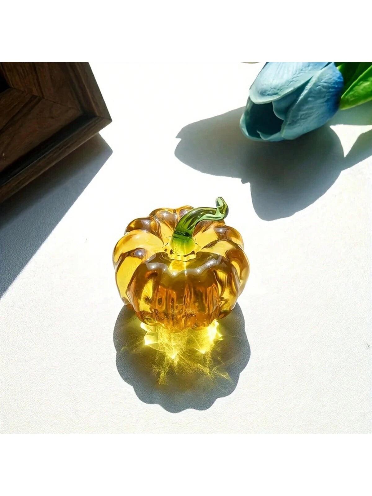 Handmade Glass Pumpkin Figurine Decor Collectible, Suitable for Home, Office, Living Room - Indoor & Outdoor Use, No Electricity Needed - Great for Christmas, Halloween, Birthday Gift