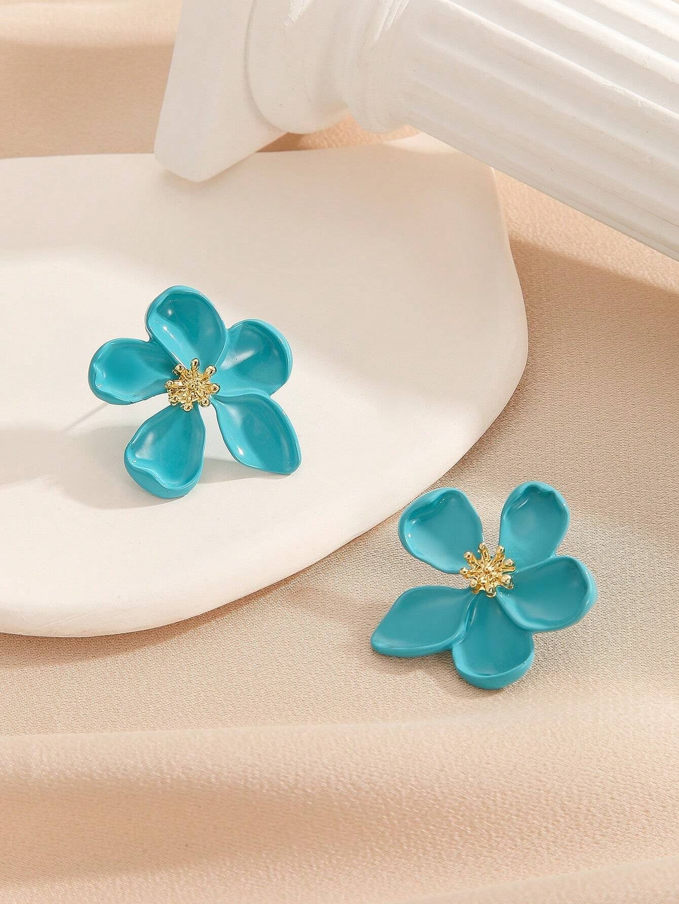 1Pair Exaggerated European & American Style Metal Flower Stud Earrings for Women'S Daily Wear