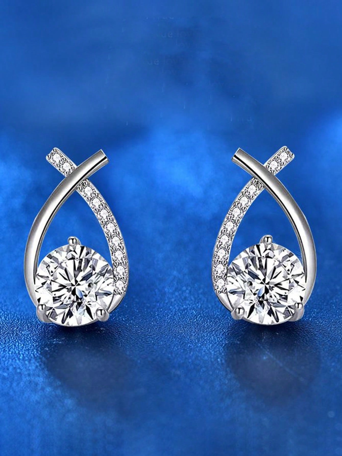 1Pair Luxury & Elegant Twist Waterdrop Cubic Zirconia Stud Earrings for Decoration