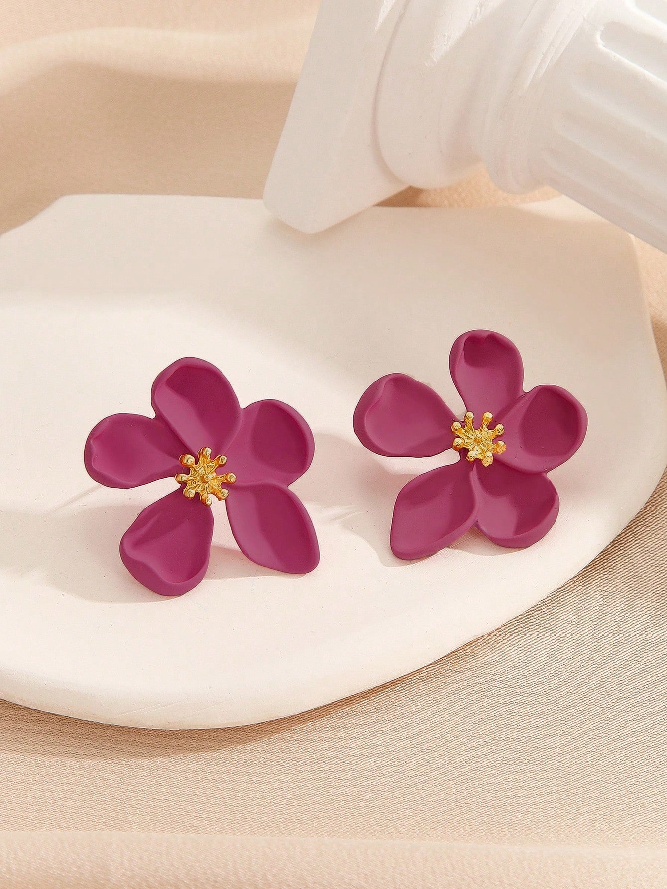 1Pair Exaggerated European & American Style Metal Flower Stud Earrings for Women'S Daily Wear