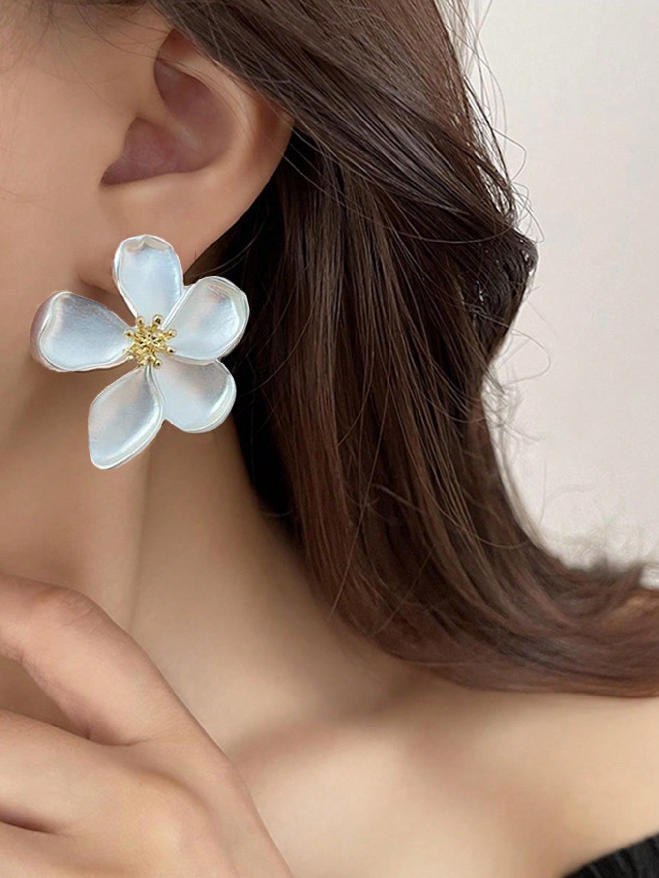 1Pair Exaggerated European & American Style Metal Flower Stud Earrings for Women'S Daily Wear