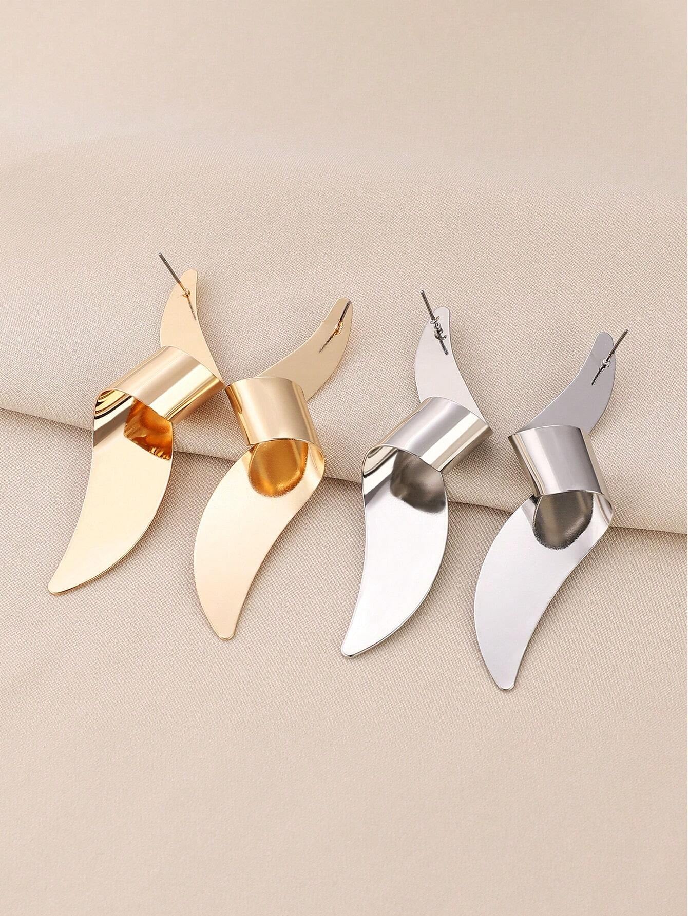 1 Pair of Geometric Irregular Long-Style Ear Studs for Women with Cool and Distant Style