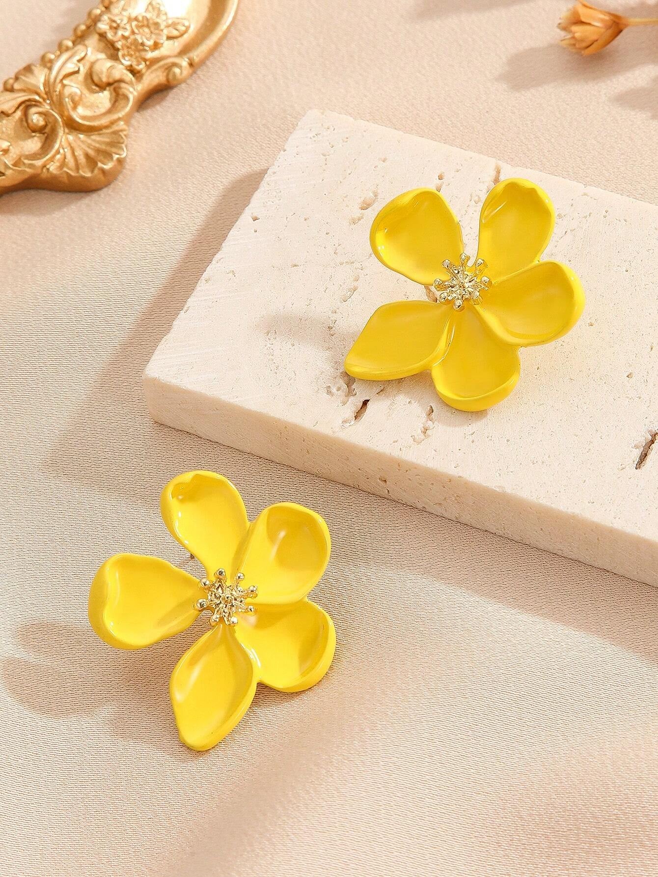 1Pair Exaggerated European & American Style Metal Flower Stud Earrings for Women'S Daily Wear